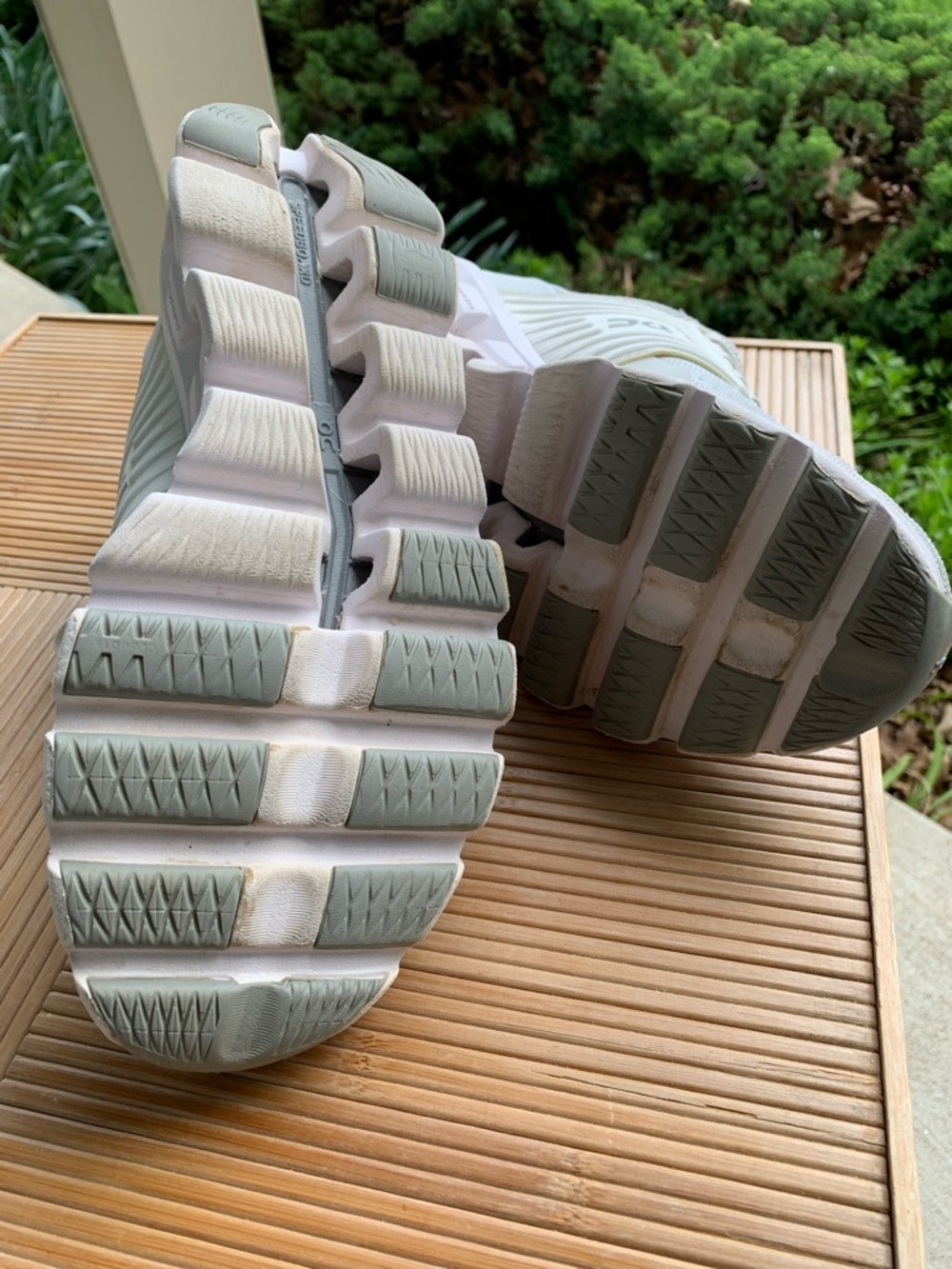 On Running Cloudswift Women’s Athletic Shoes - Picture 11 of 16